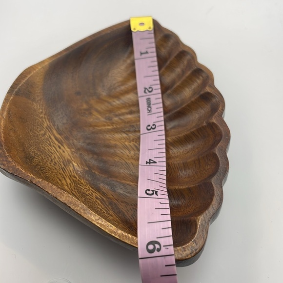 Small Wooden Clam Shell Shaped Dish or Trinket Tray (C) - Picture 5 of 6